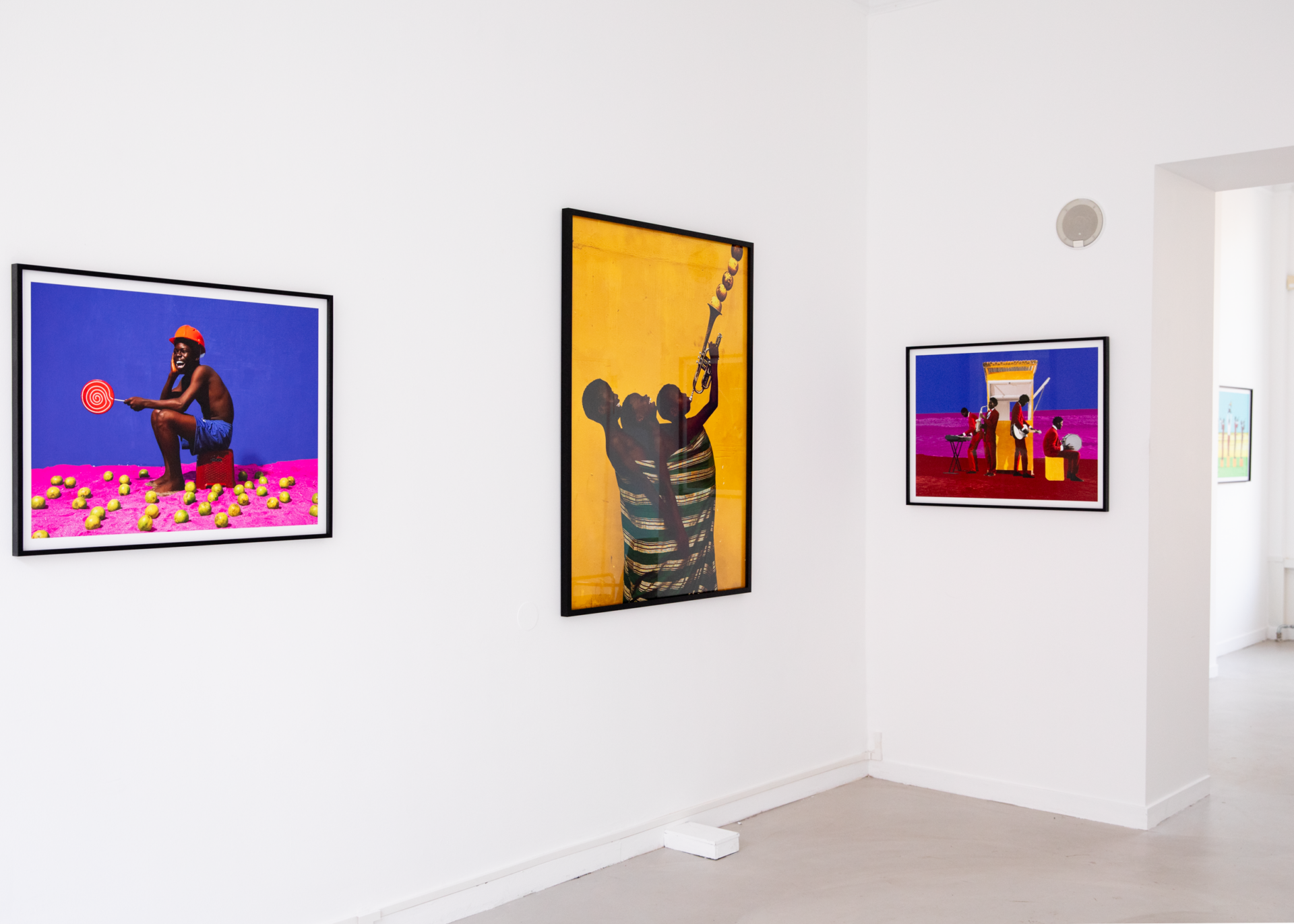 MUSIC MAKES THE PAIN FADE INSTALLS by @rebeca__valls-9